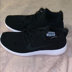Black Nike Roshe Two Flyknit V2 - Women’s size 9